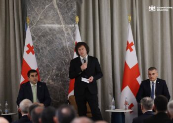საქართველოს პრემიერ-მინისტრი ირაკლი კობახიძე რეგიონებში სახელმწიფო რწმუნებულებს, მუნიციპალიტეტების მერებს და საკრებულოების თავმჯდომარეებს შეხვდა